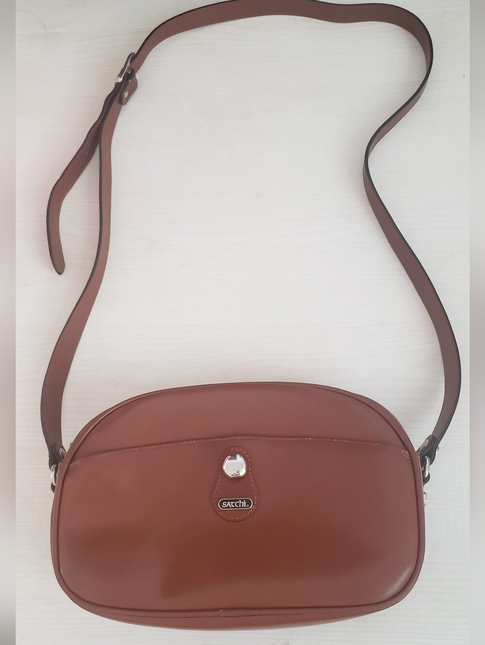 SACHI Brown Tan Leather Crossbody Camera Bag.. grandma Guicci Vibe.